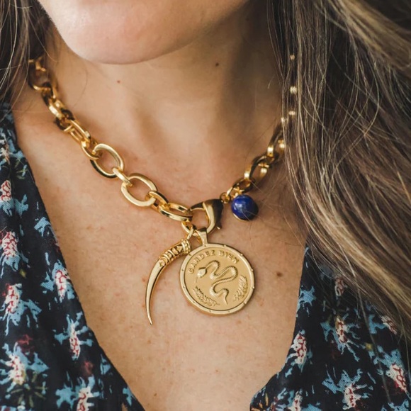 Jane Win Chunky Link Chain with Lapis Bead - Picture 3 of 6